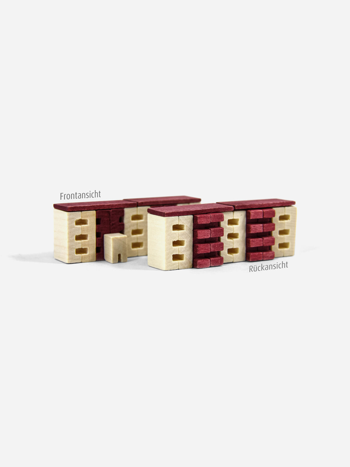 Holzmodell DDR-Plattenbau WBS 70 in Front- und Rückansicht mit Hauseingang und weinroten Balkonreihen